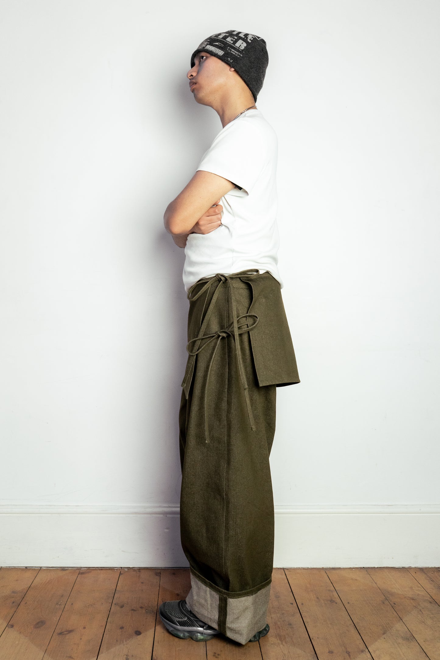 Two-tie Apron Trousers in Khaki